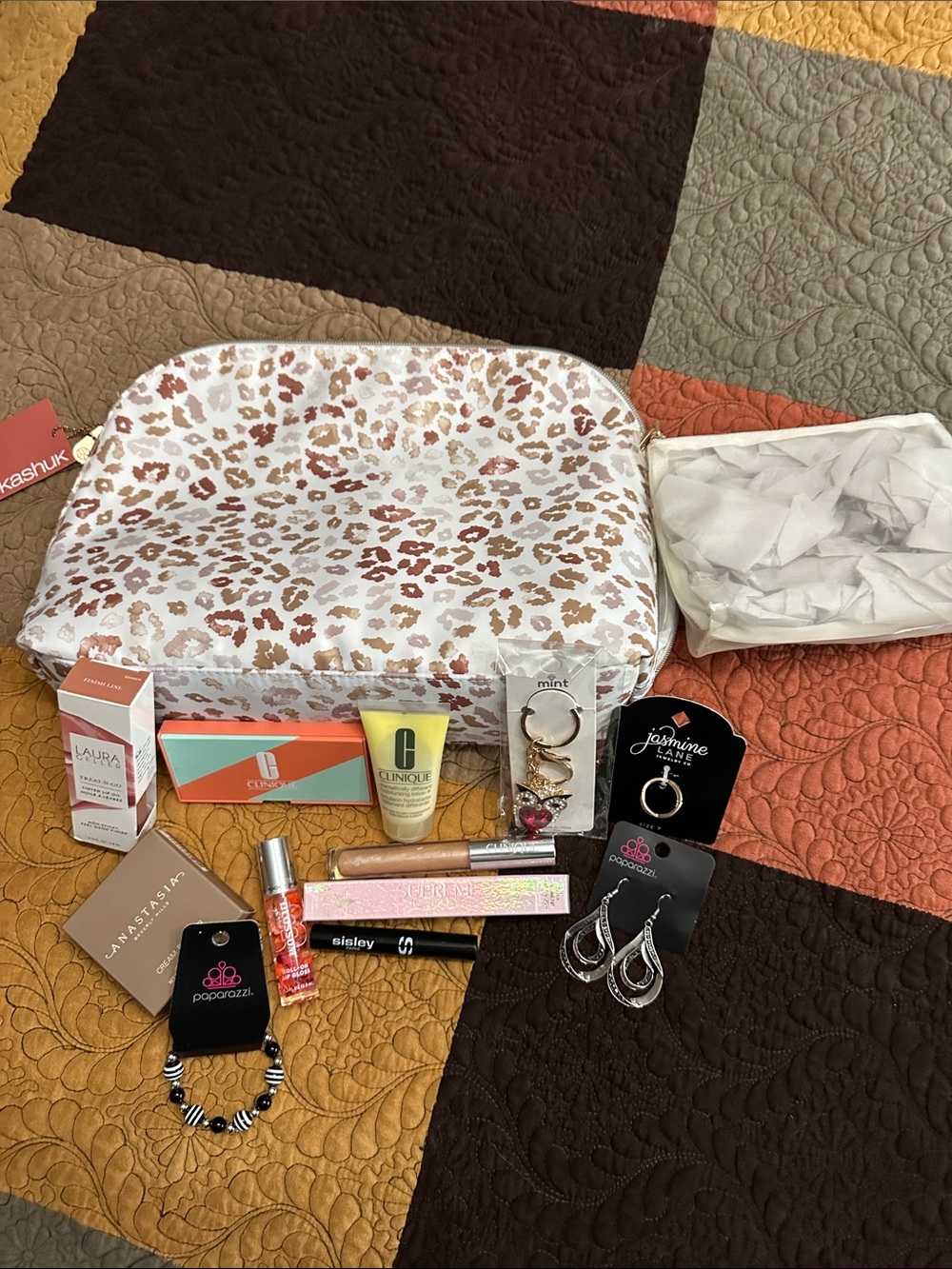 Laura Geller, Clinique, Anastasia and more lot